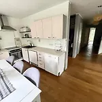 Xxl Vacation With Sauna, Paernu Ferienhaus Laadi